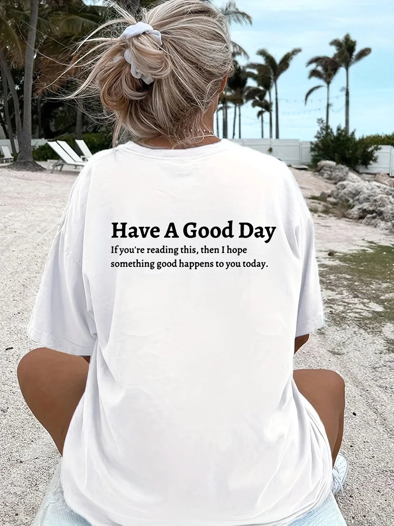 Jesus Loves - T-Shirt for Women - Messiah Wear